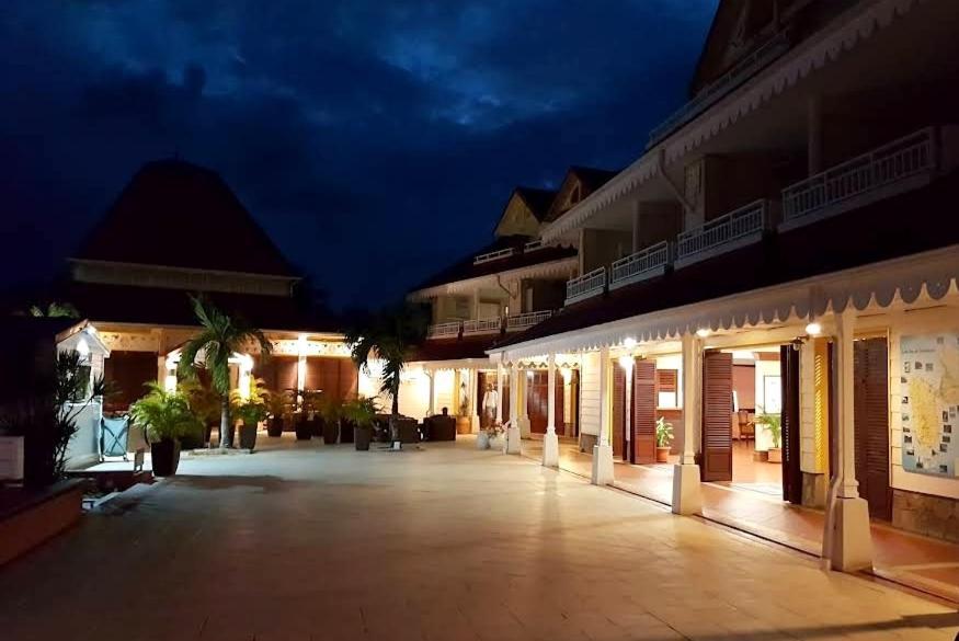 Le Tourment D'Amour Sainte-Anne  Ngoại thất bức ảnh